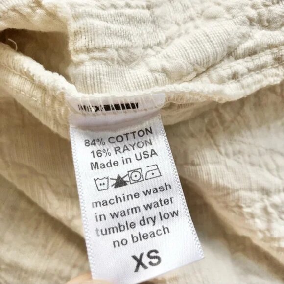 Black Crane textured jacquard top. XS. Cream color. - Picture 4 of 6